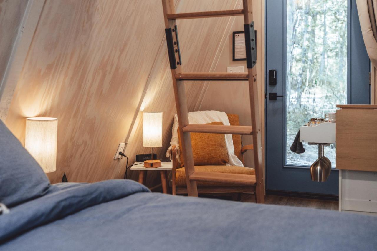 Blue Brambler Glamping A-Frame Apartment Rockbridge Exterior foto