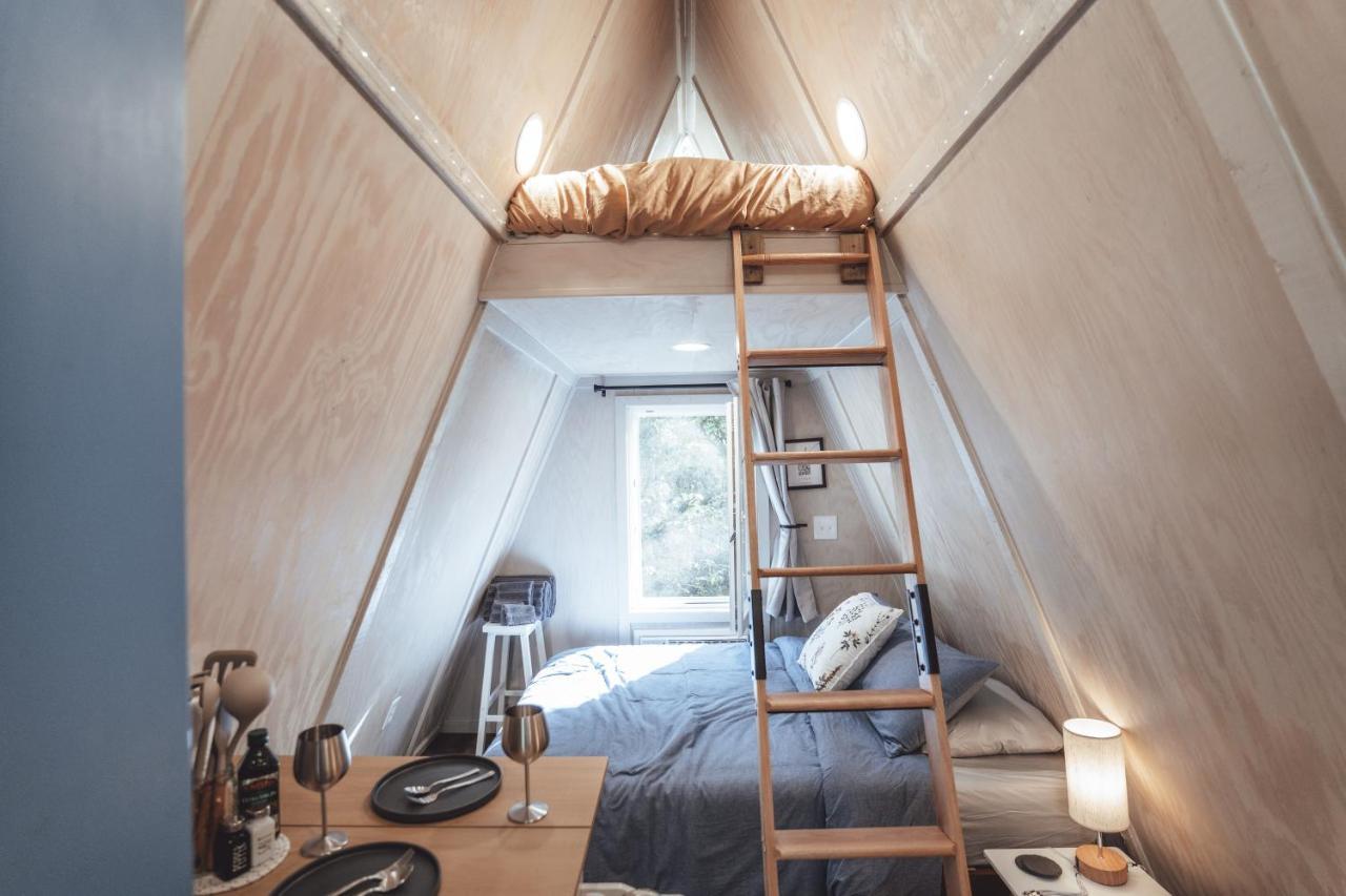 Blue Brambler Glamping A-Frame Apartment Rockbridge Exterior foto