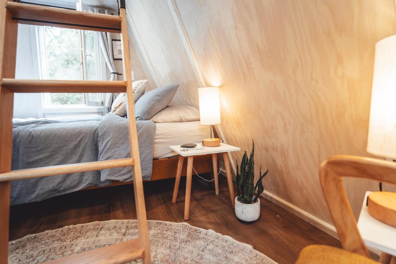 Blue Brambler Glamping A-Frame Apartment Rockbridge Exterior foto