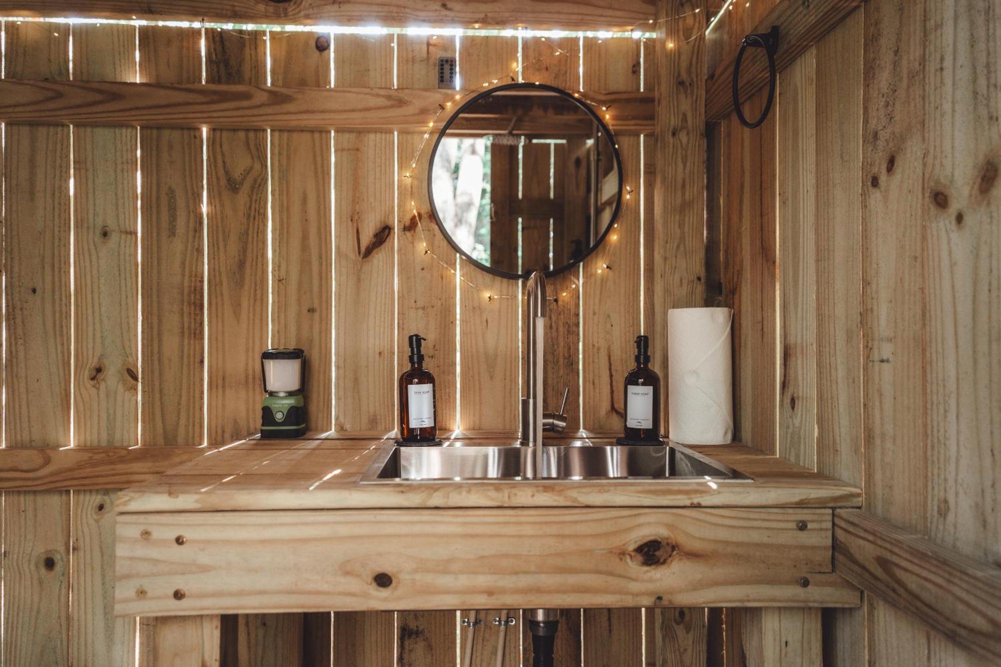 Blue Brambler Glamping A-Frame Apartment Rockbridge Exterior foto